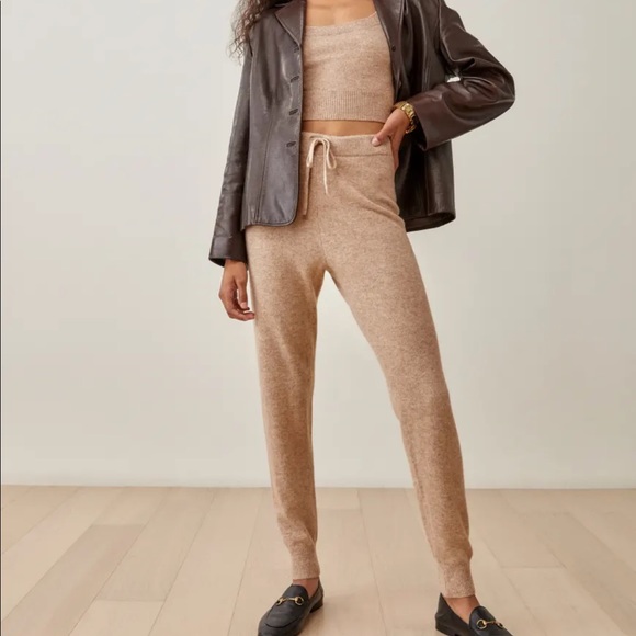 REFORMATION Caitlin Cashmere 2-Pc Set in Oatmeal v lunya vuori - Picture 2 of 5